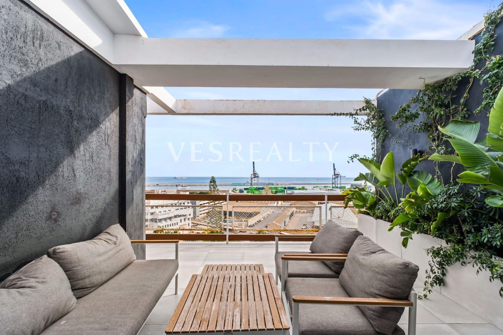 4 bedroom Penthouse for sale in Alicante / Alacant city - € 850,000 (Ref: 9739038)