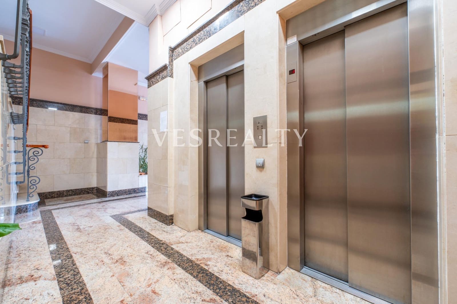 4 bedroom Penthouse for sale in Alicante / Alacant city - € 850,000 (Ref: 9739038)