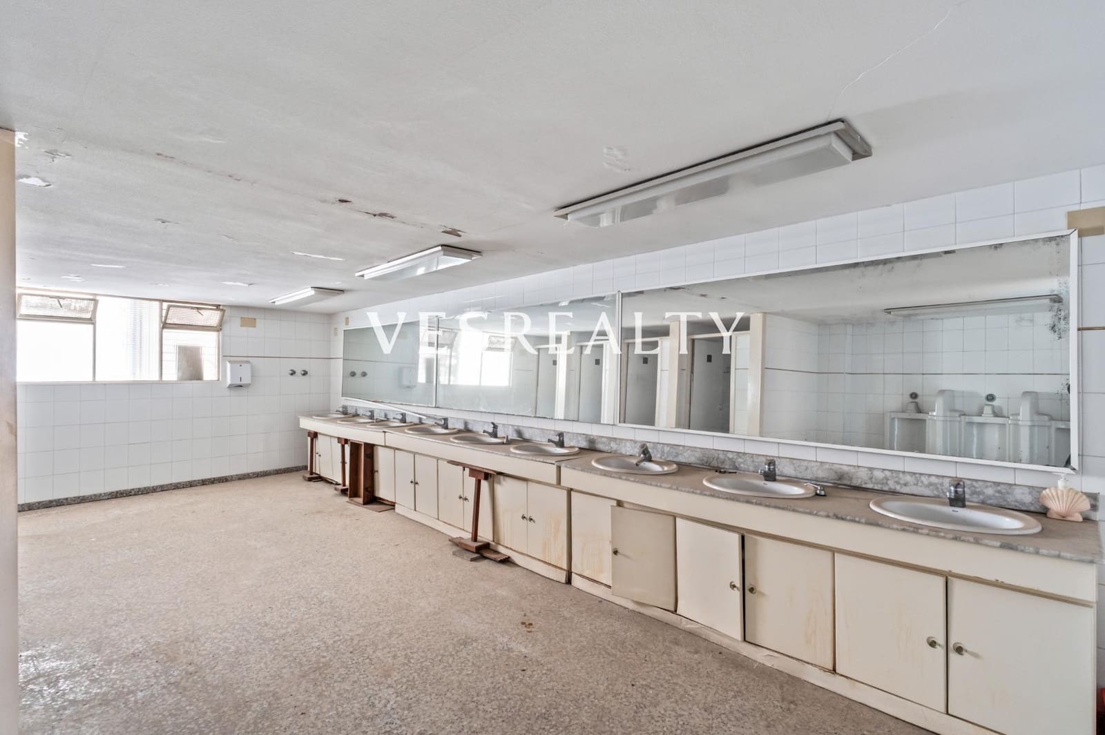 Biznes do wynajęcia w Elda z garażem - 17 000 € (Ref: 9755954)