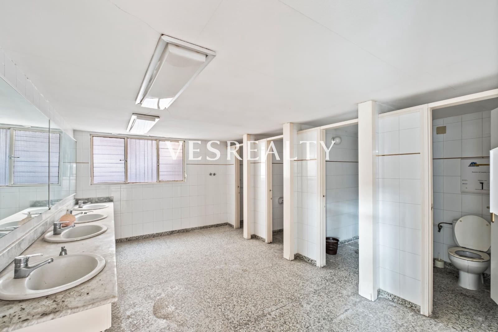 Biznes do wynajęcia w Elda z garażem - 17 000 € (Ref: 9755954)