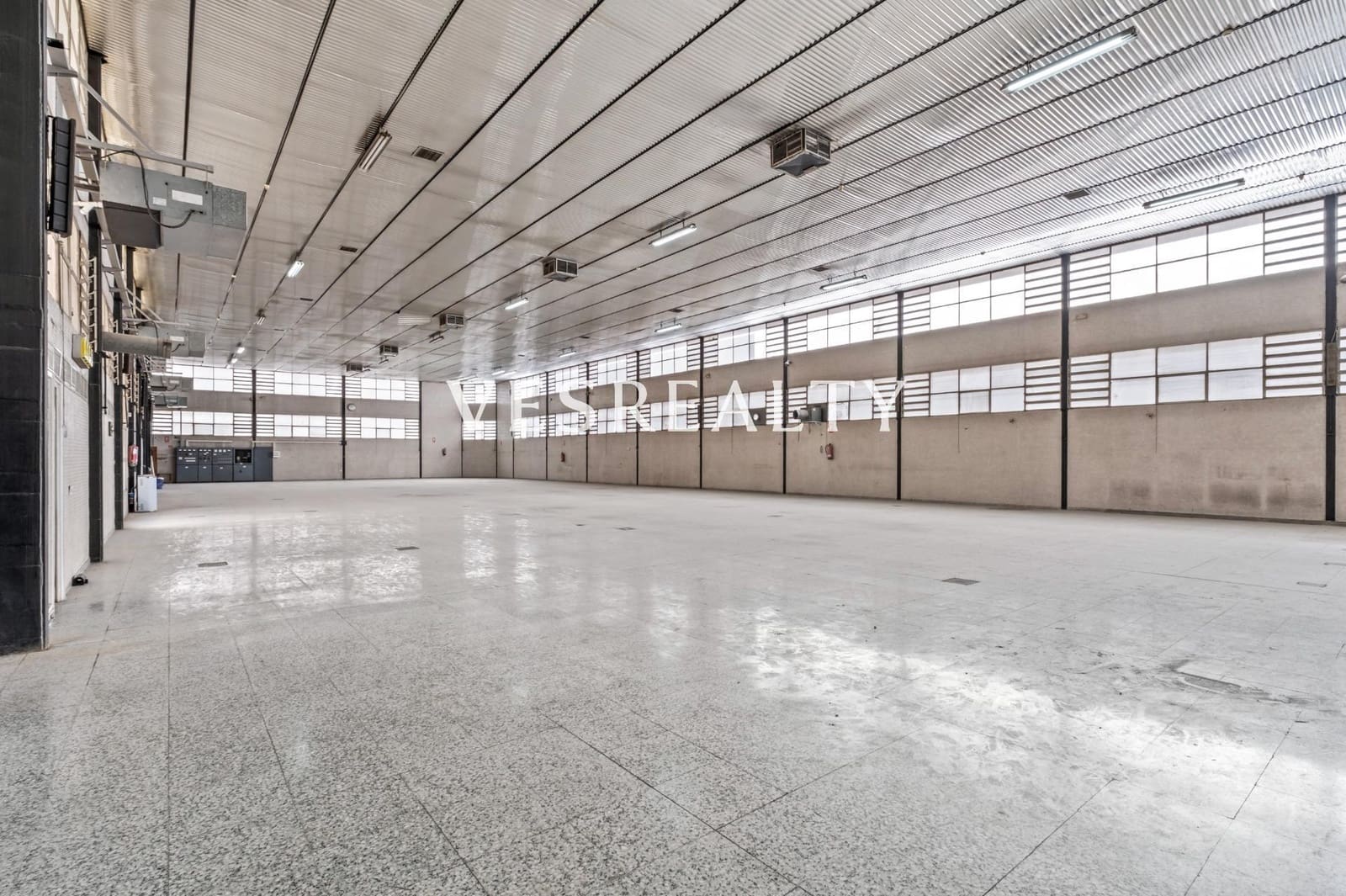 Biznes do wynajęcia w Elda z garażem - 17 000 € (Ref: 9755954)