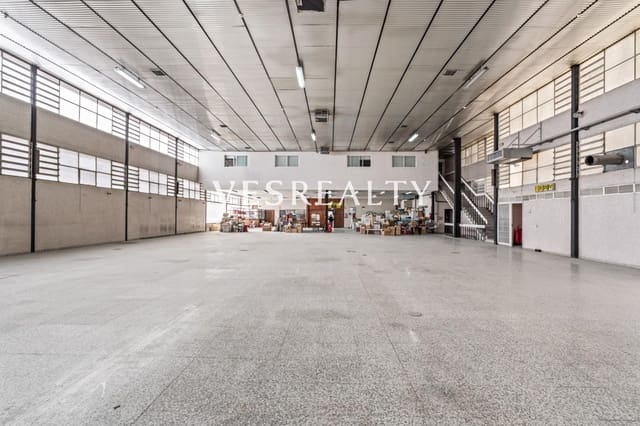 Biznes do wynajęcia w Elda z garażem - 17 000 € (Ref: 9755954)