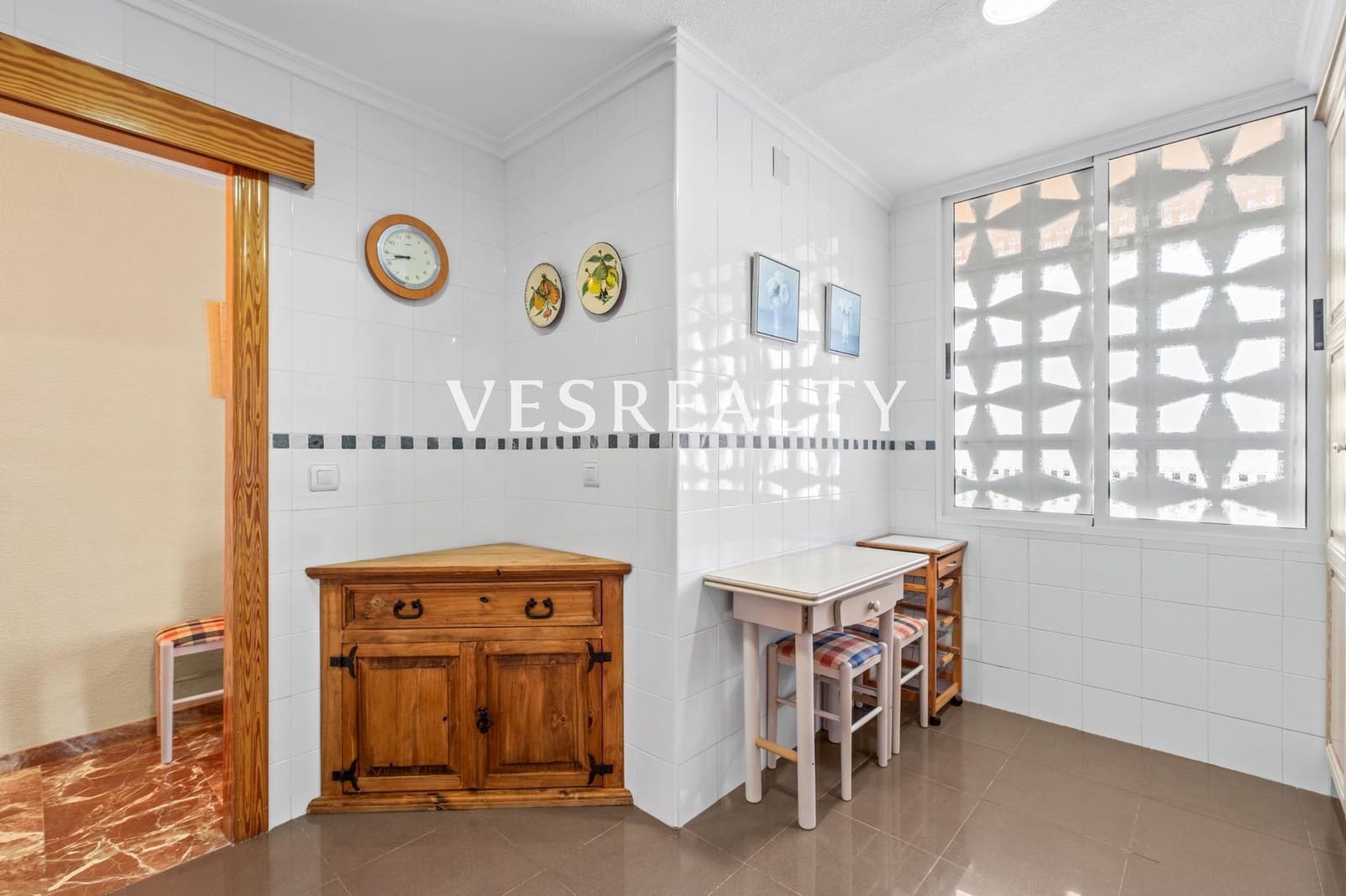 4 chambre Appartement à vendre à Playa de San Juan avec piscine - 650 000 € (Ref: 9770833)