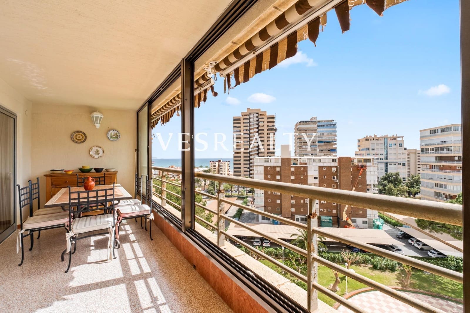 4 chambre Appartement à vendre à Playa de San Juan avec piscine - 650 000 € (Ref: 9770833)