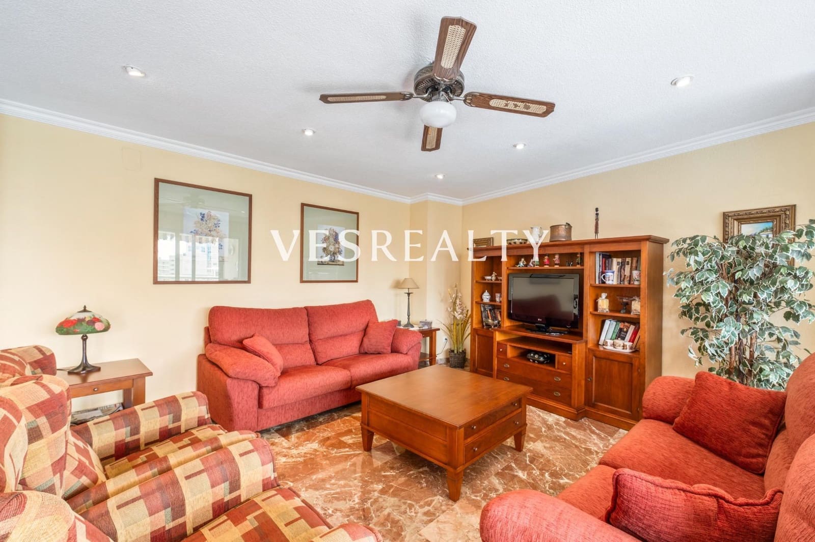 4 chambre Appartement à vendre à Playa de San Juan avec piscine - 650 000 € (Ref: 9770833)