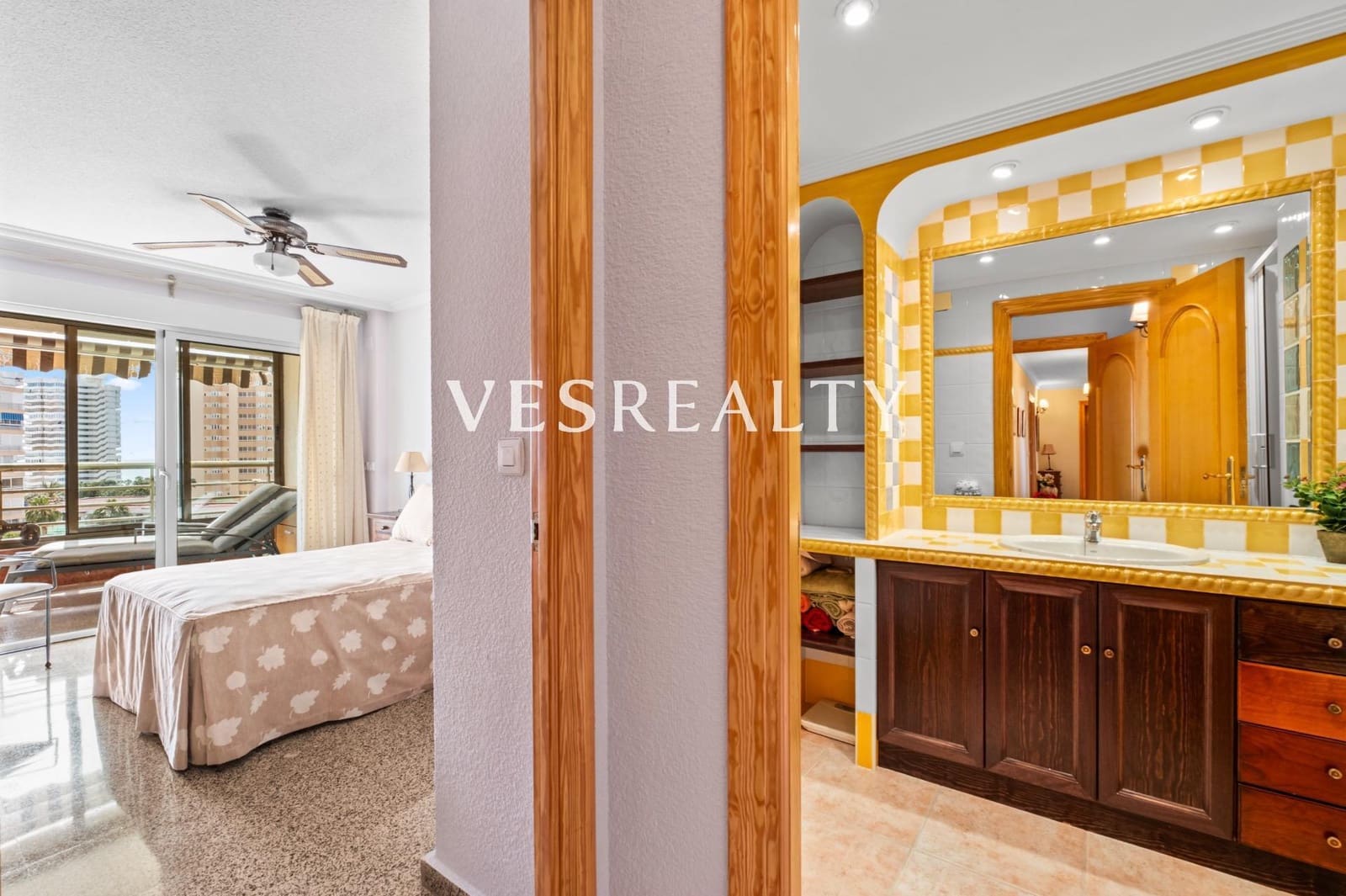 4 chambre Appartement à vendre à Playa de San Juan avec piscine - 650 000 € (Ref: 9770833)