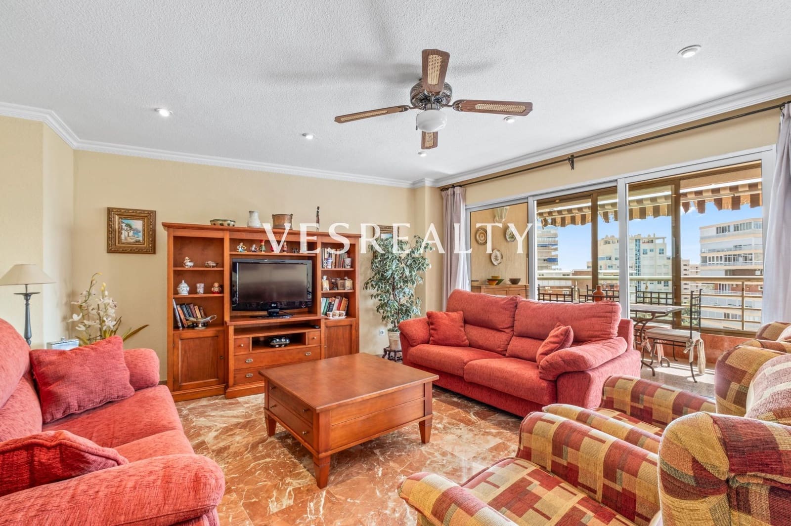 4 chambre Appartement à vendre à Playa de San Juan avec piscine - 650 000 € (Ref: 9770833)