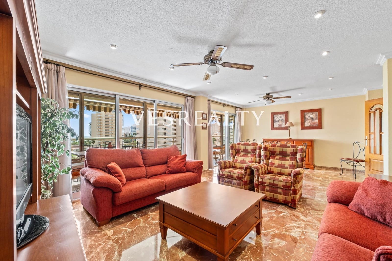 4 chambre Appartement à vendre à Playa de San Juan avec piscine - 650 000 € (Ref: 9770833)