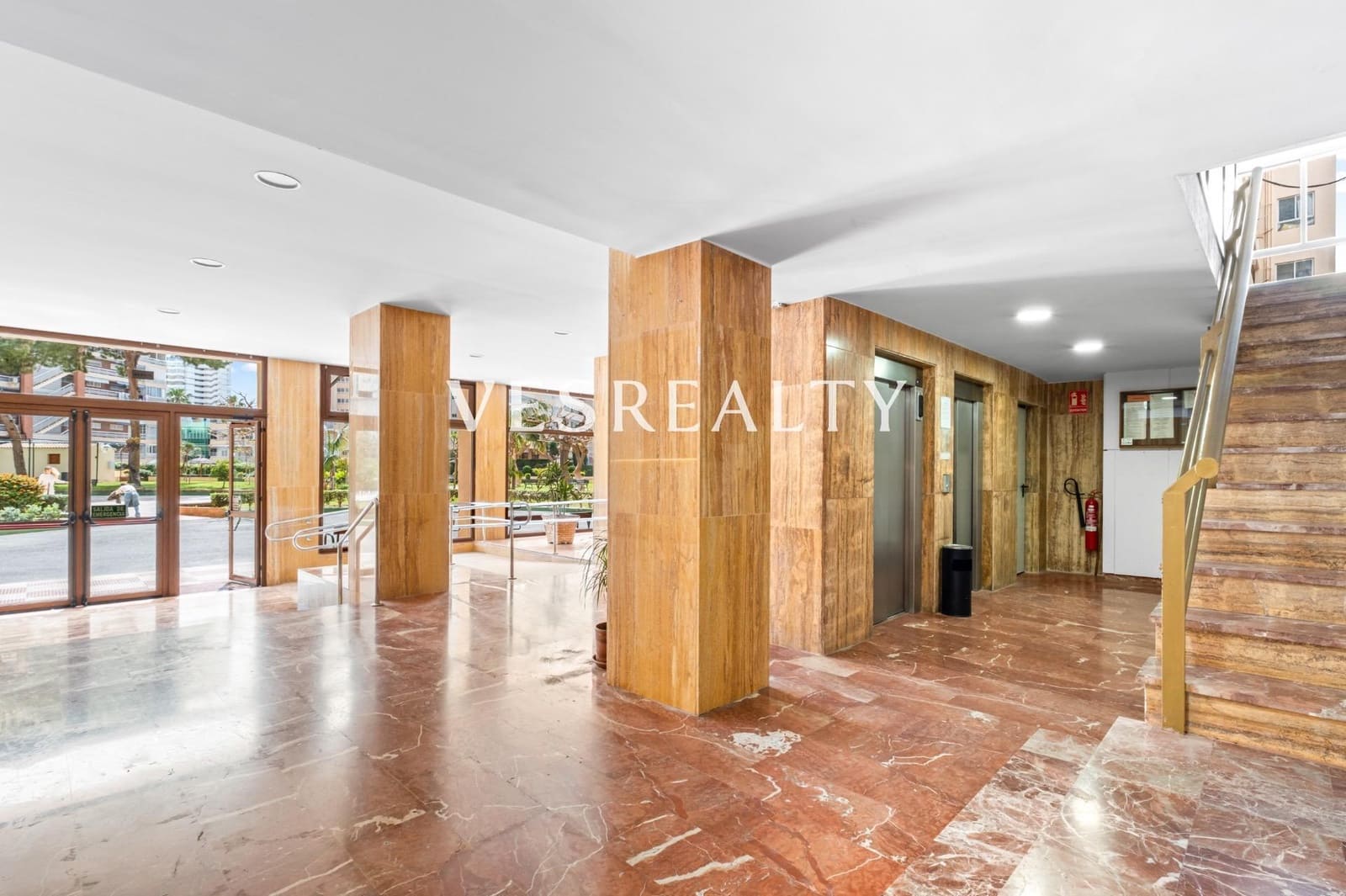 4 chambre Appartement à vendre à Playa de San Juan avec piscine - 650 000 € (Ref: 9770833)