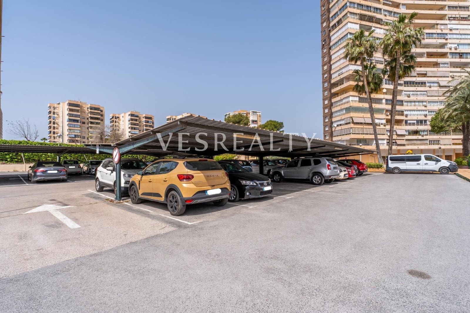 4 chambre Appartement à vendre à Playa de San Juan avec piscine - 650 000 € (Ref: 9770833)