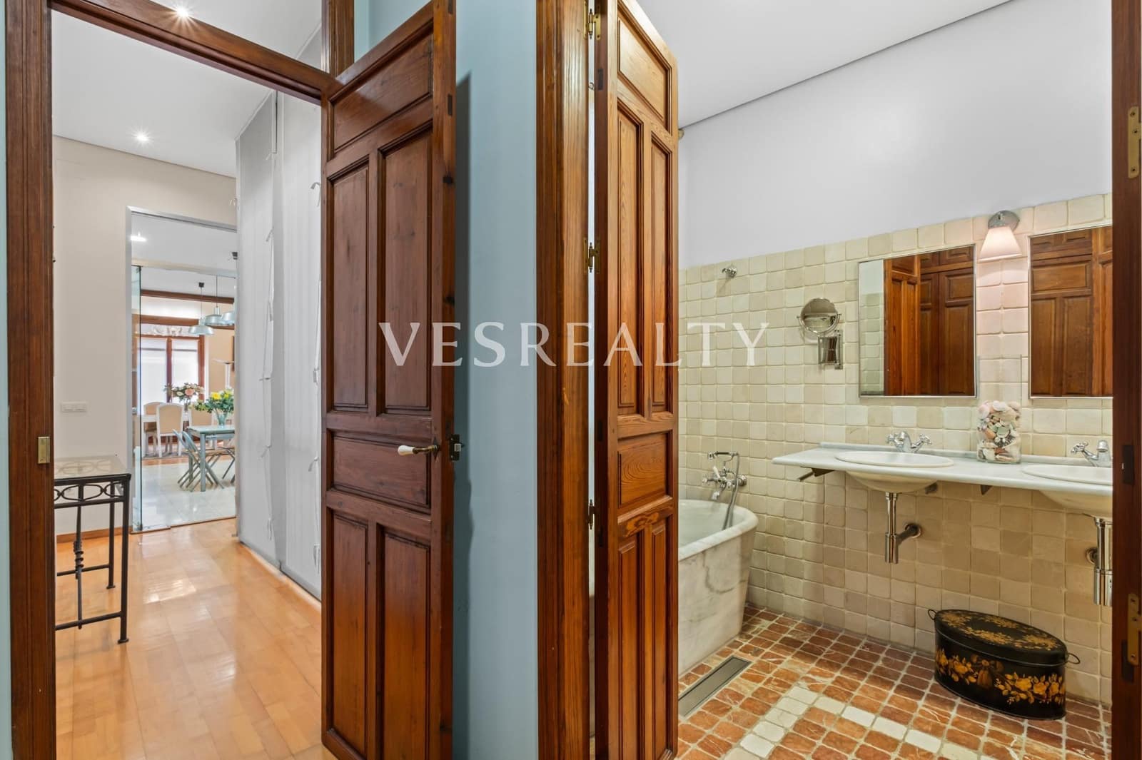2 bedroom Flat for sale in Alicante / Alacant city - € 765,000 (Ref: 9797346)
