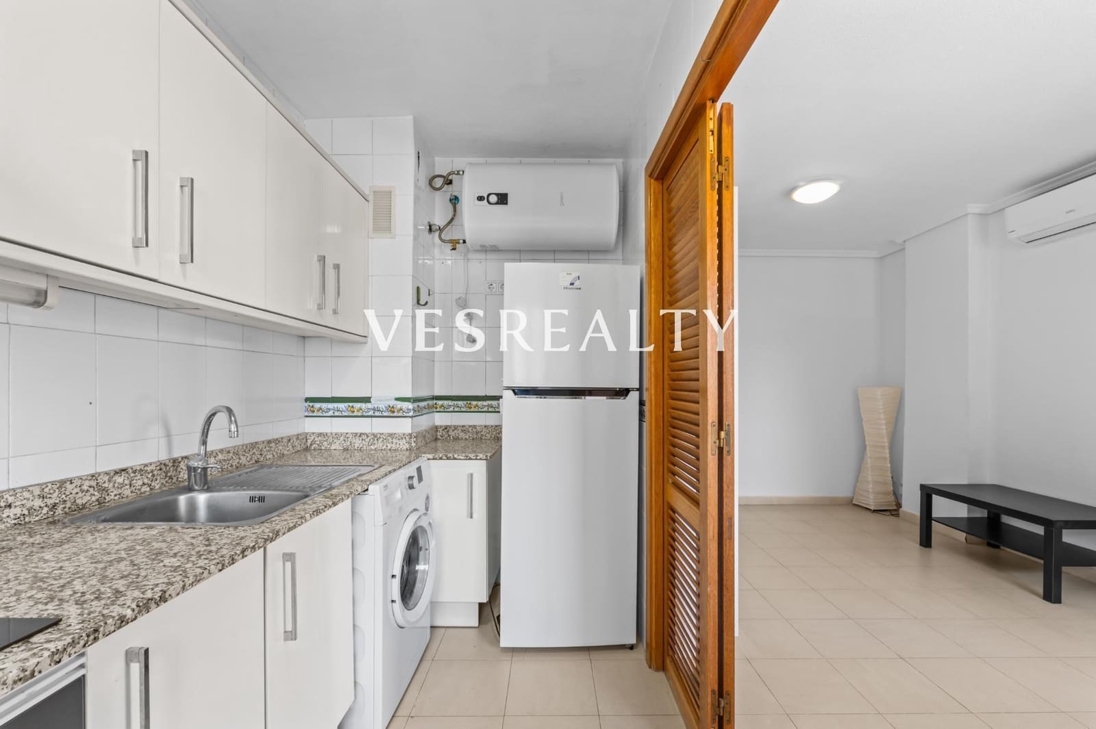 1 bedroom Flat for rent in Playa de San Juan with pool garage - € 1,000 (Ref: 9806666)