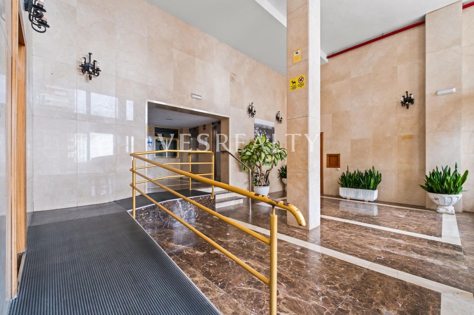 2 bedroom Flat for rent in Alicante / Alacant city with garage - € 1,200 (Ref: 9825473)