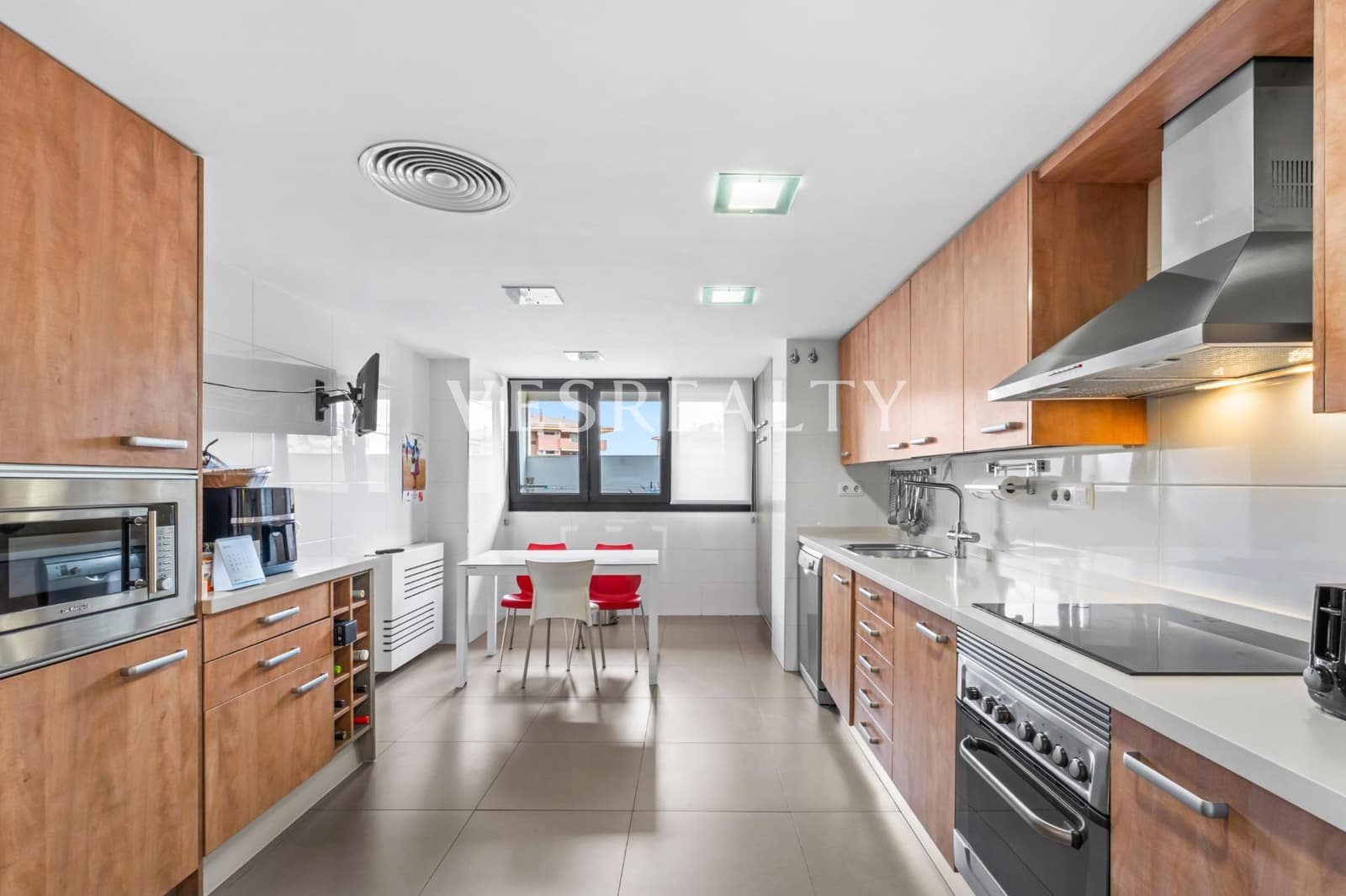 Piso de 2 habitaciones en Alicante / Alacant ciudad en venta con piscina garaje - 475.000 € (Ref: 9825474)