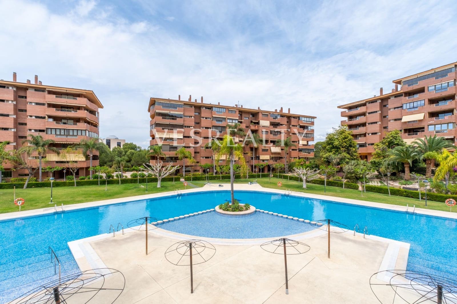 Piso de 3 habitaciones en Alicante / Alacant ciudad en venta con piscina garaje - 435.000 € (Ref: 9825475)