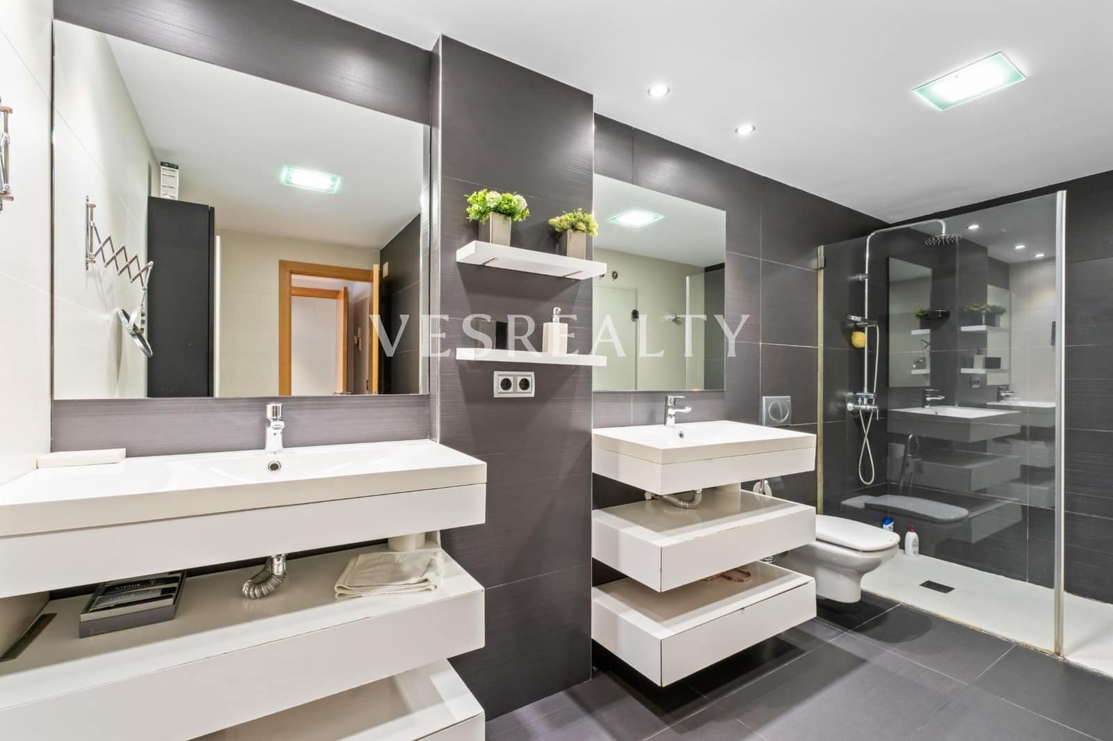 Piso de 3 habitaciones en Alicante / Alacant ciudad en venta con piscina garaje - 435.000 € (Ref: 9825475)
