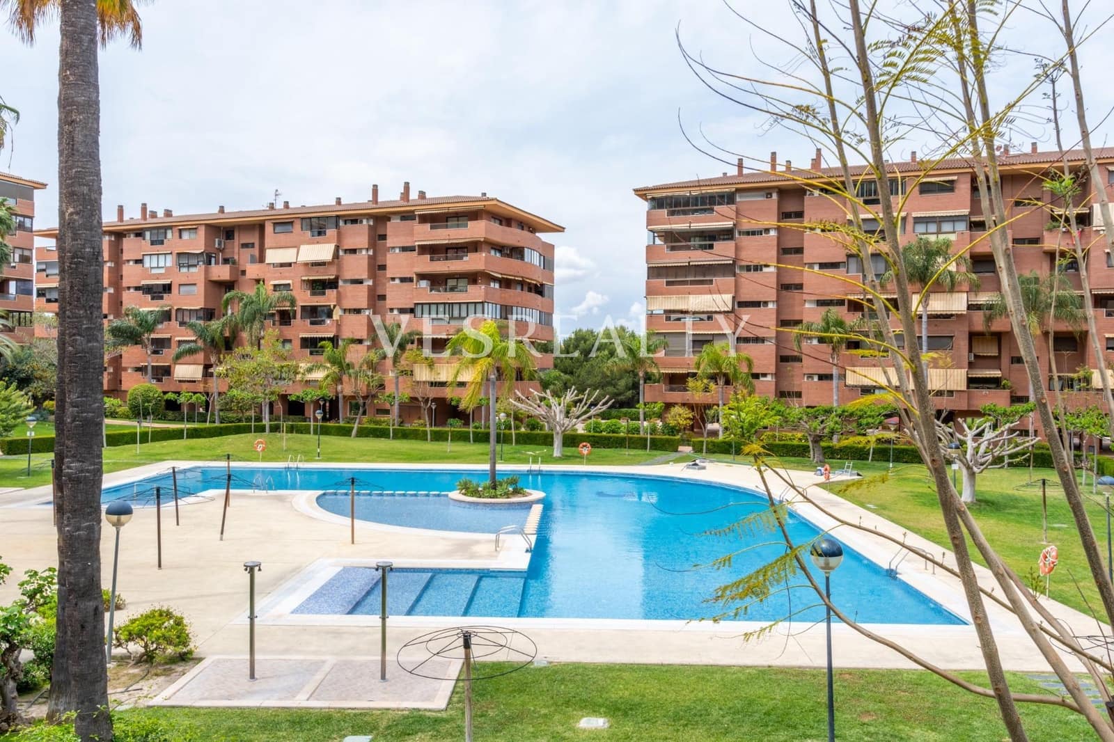 Piso de 3 habitaciones en Alicante / Alacant ciudad en venta con piscina garaje - 435.000 € (Ref: 9825475)