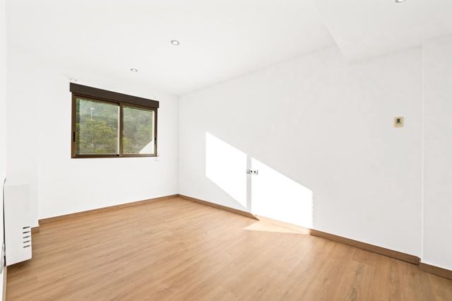 3 soveværelse Lejlighed til salg i Vistahermosa, Alicante by med swimmingpool garage - € 435.000 (Ref: 9825475)