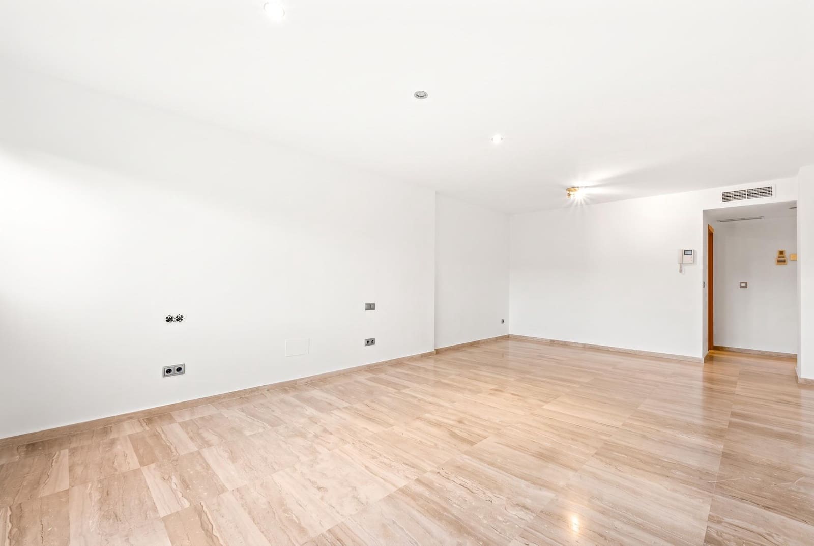 3 bedroom Flat for sale in Alicante / Alacant city with pool garage - € 435,000 (Ref: 9825475)