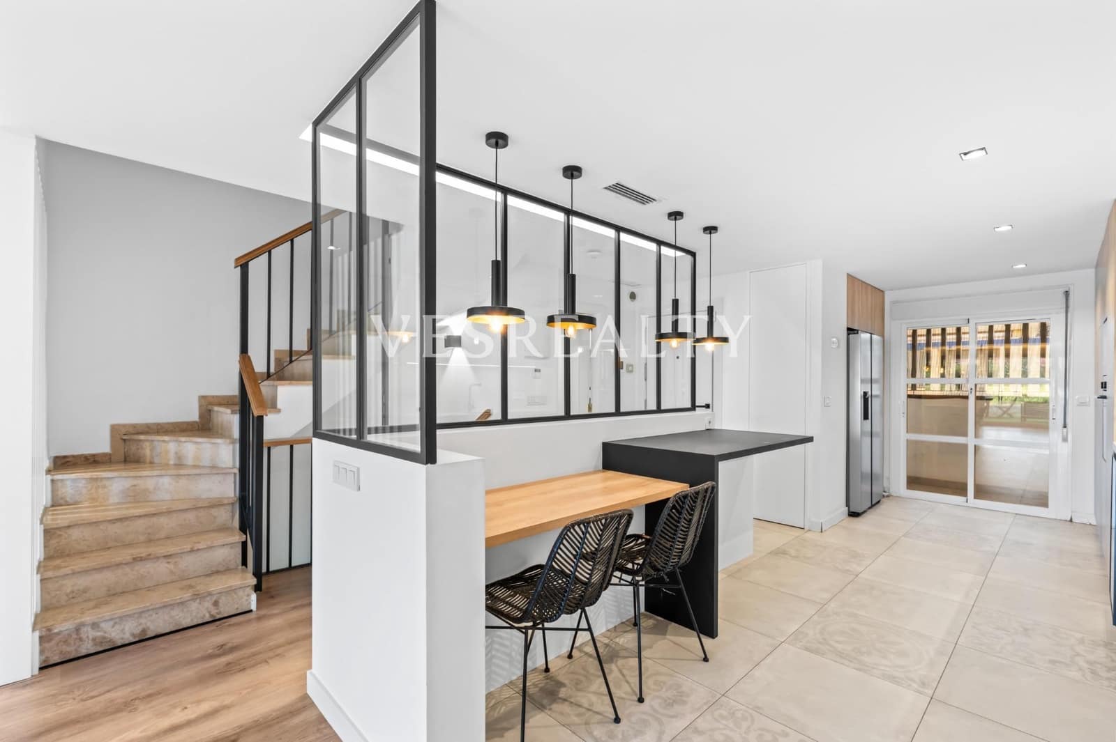 5 Zimmer Reihenhaus zu vermieten in Alicante / Alacant Stadt mit Pool Garage - 3.200 € (Ref: 9825476)