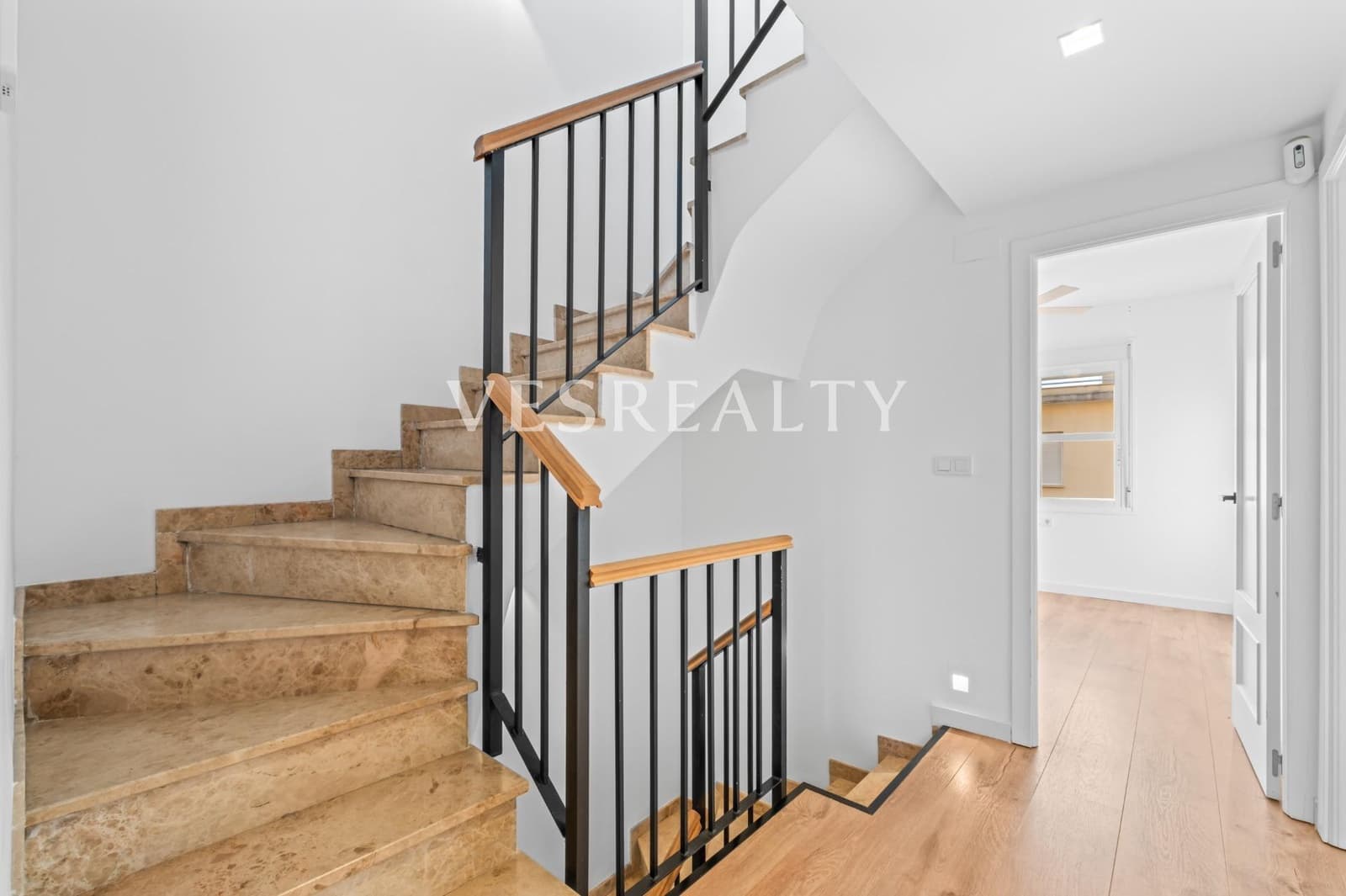 5 Zimmer Reihenhaus zu vermieten in Alicante / Alacant Stadt mit Pool Garage - 3.200 € (Ref: 9825476)