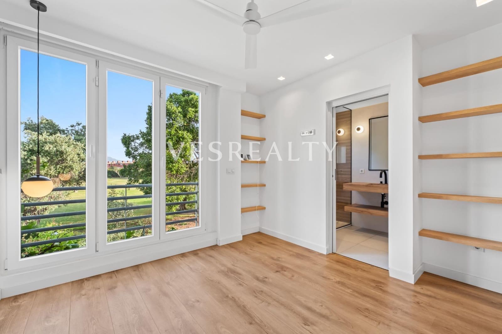 5 Zimmer Reihenhaus zu vermieten in Alicante / Alacant Stadt mit Pool Garage - 3.200 € (Ref: 9825476)