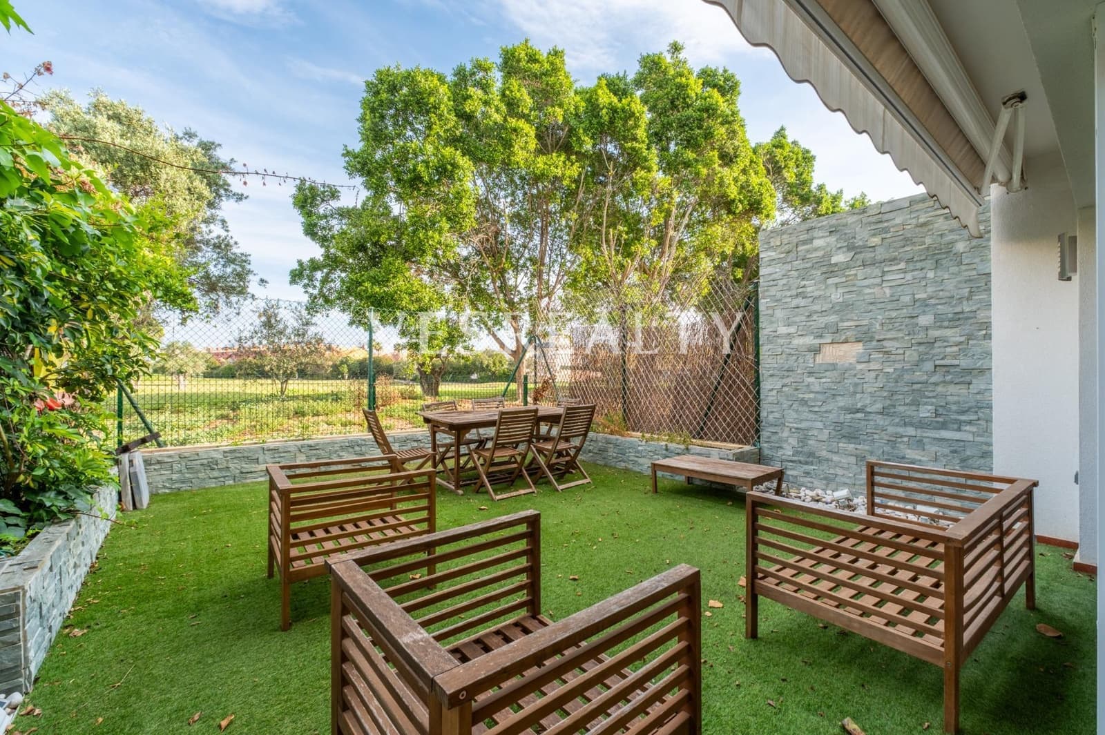 5 Zimmer Reihenhaus zu vermieten in Alicante / Alacant Stadt mit Pool Garage - 3.200 € (Ref: 9825476)