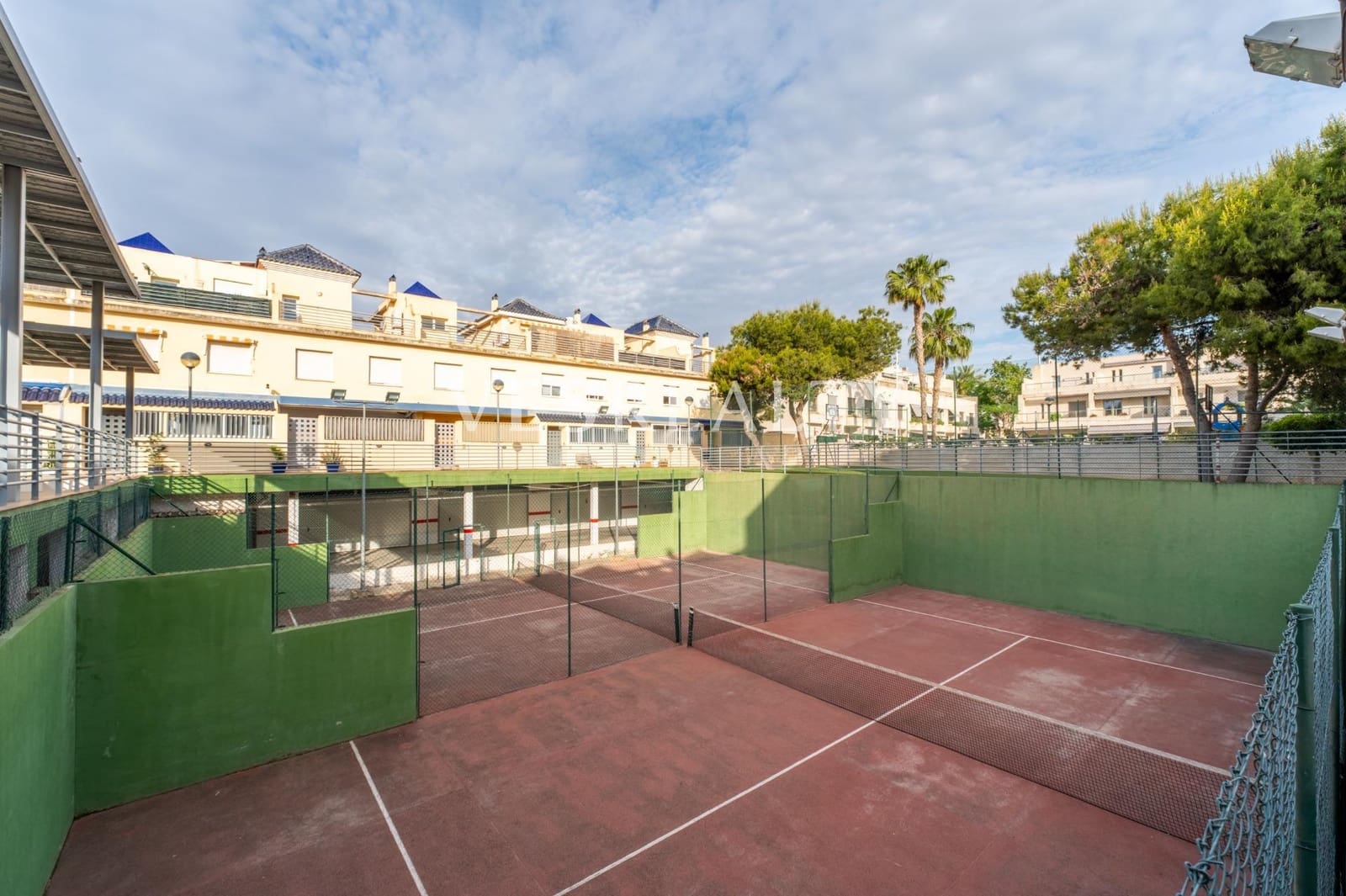 5 Zimmer Reihenhaus zu vermieten in Alicante / Alacant Stadt mit Pool Garage - 3.200 € (Ref: 9825476)