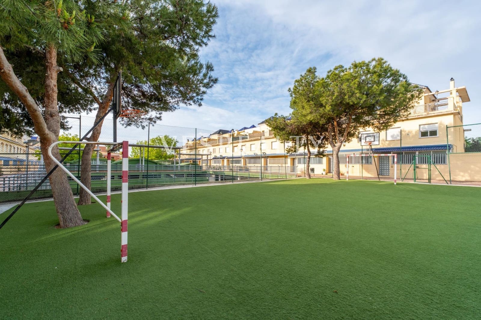 5 Zimmer Reihenhaus zu vermieten in Alicante / Alacant Stadt mit Pool Garage - 3.200 € (Ref: 9825476)