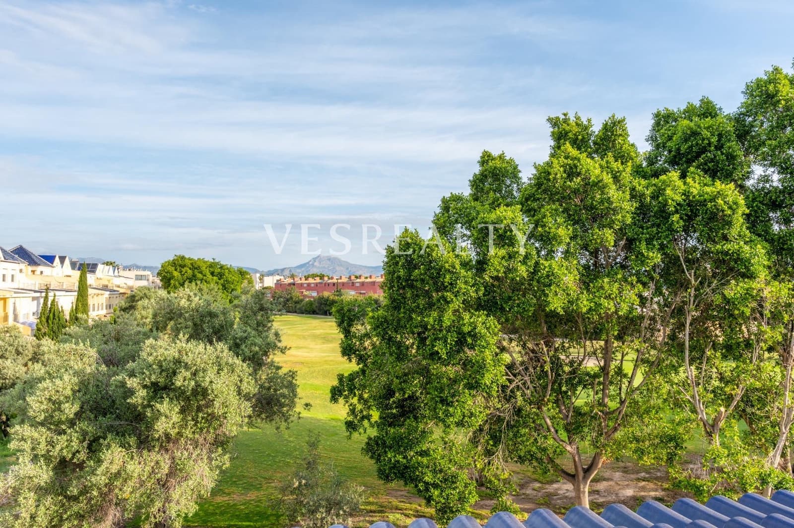 5 Zimmer Reihenhaus zu vermieten in Alicante / Alacant Stadt mit Pool Garage - 3.200 € (Ref: 9825476)