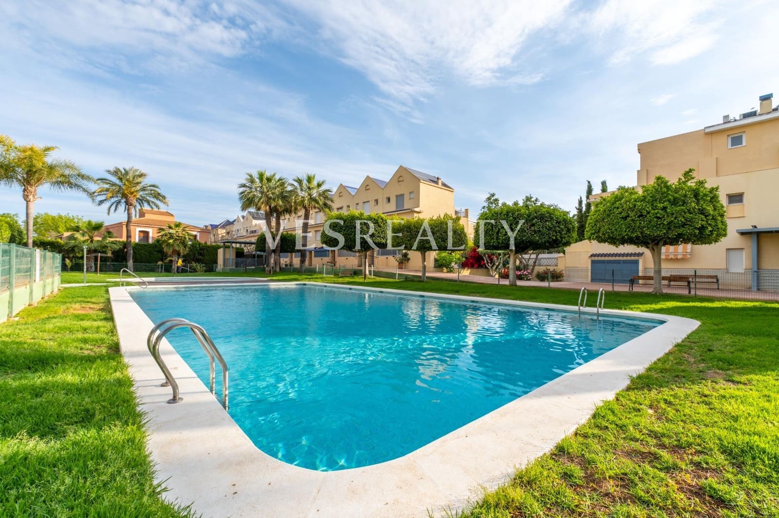 5 Zimmer Reihenhaus zu vermieten in Alicante / Alacant Stadt mit Pool Garage - 3.200 € (Ref: 9825476)