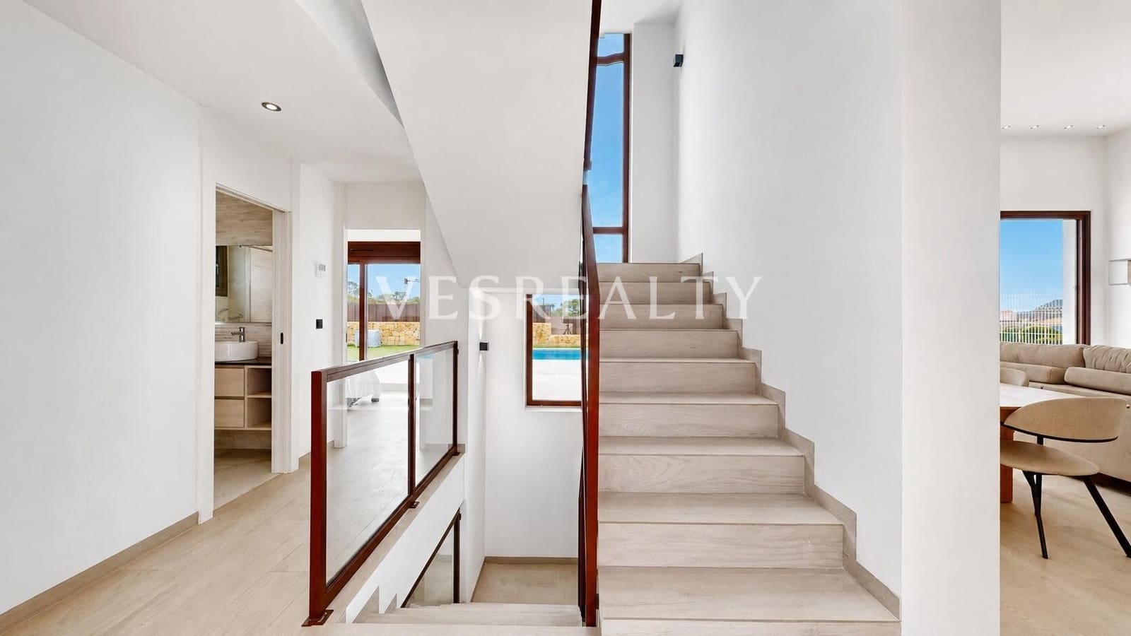 5 bedroom Villa for sale in Finestrat with pool - € 819,900 (Ref: 9894092)