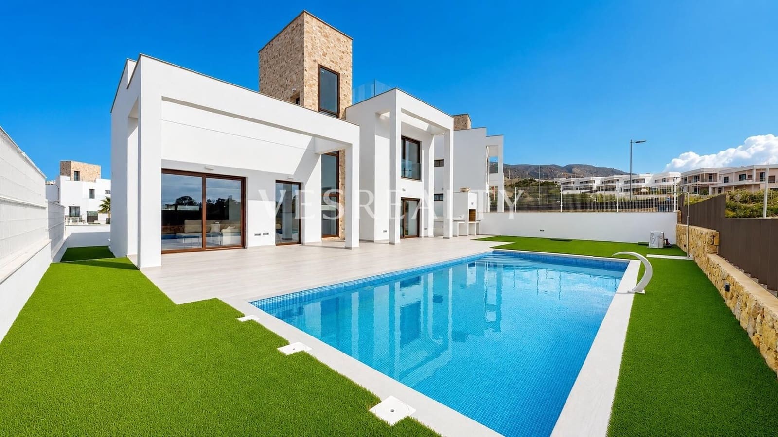 5 bedroom Villa for sale in Finestrat with pool - € 819,900 (Ref: 9894092)