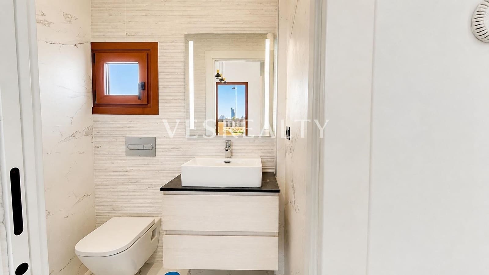 5 bedroom Villa for sale in Finestrat with pool - € 819,900 (Ref: 9894092)