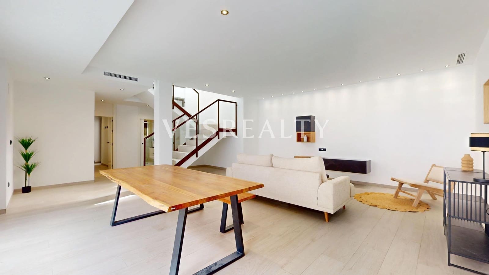 5 bedroom Villa for sale in Finestrat with pool - € 819,900 (Ref: 9894092)