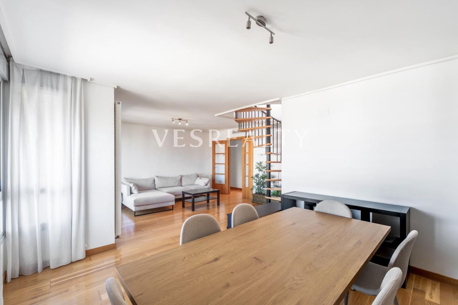 3 Zimmer Penthouse zu verkaufen in Alicante / Alacant Stadt mit Garage - 635.000 € (Ref: 9899036)