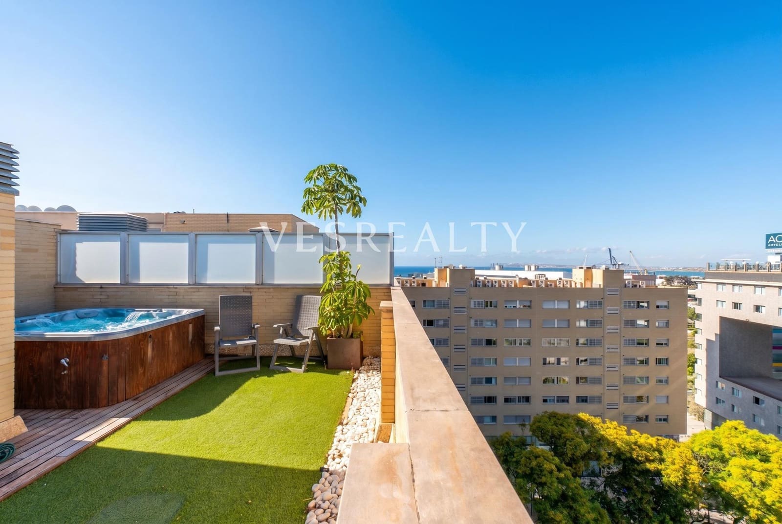 3 Zimmer Penthouse zu verkaufen in Alicante / Alacant Stadt mit Garage - 635.000 € (Ref: 9899036)
