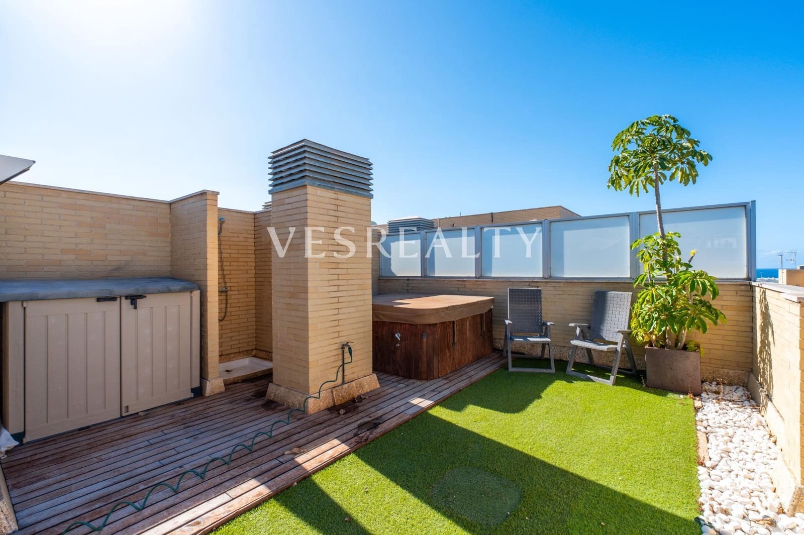 3 Zimmer Penthouse zu verkaufen in Alicante / Alacant Stadt mit Garage - 635.000 € (Ref: 9899036)