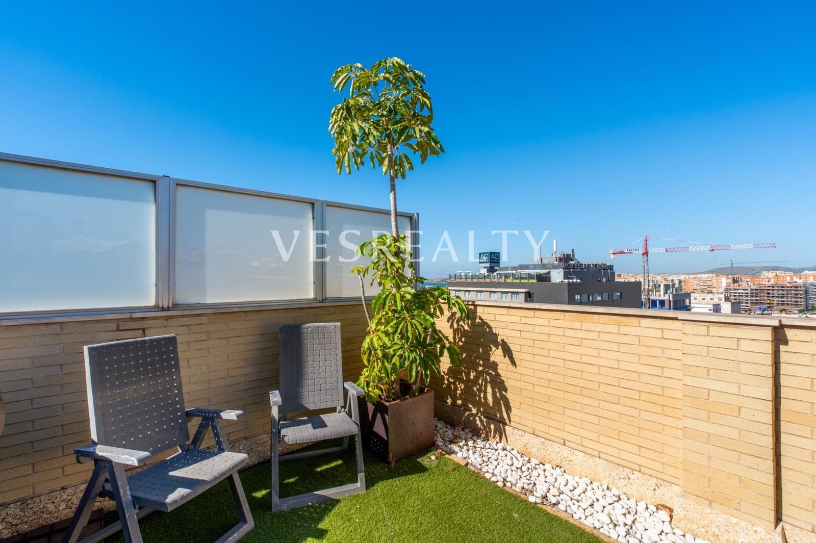 3 Zimmer Penthouse zu verkaufen in Alicante / Alacant Stadt mit Garage - 635.000 € (Ref: 9899036)
