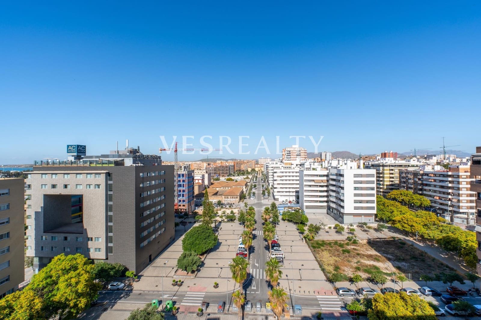 3 Zimmer Penthouse zu verkaufen in Alicante / Alacant Stadt mit Garage - 635.000 € (Ref: 9899036)