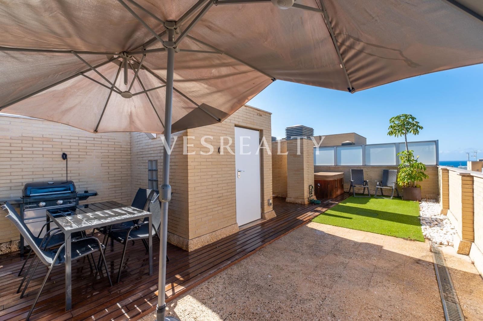 3 Zimmer Penthouse zu verkaufen in Alicante / Alacant Stadt mit Garage - 635.000 € (Ref: 9899036)