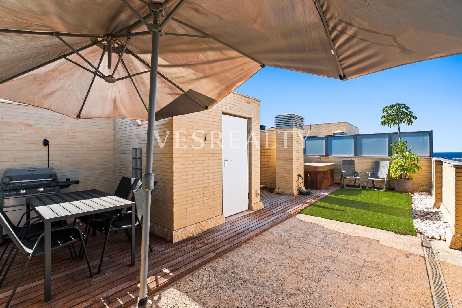 3 Zimmer Penthouse zu verkaufen in Alicante / Alacant Stadt mit Garage - 635.000 € (Ref: 9899036)
