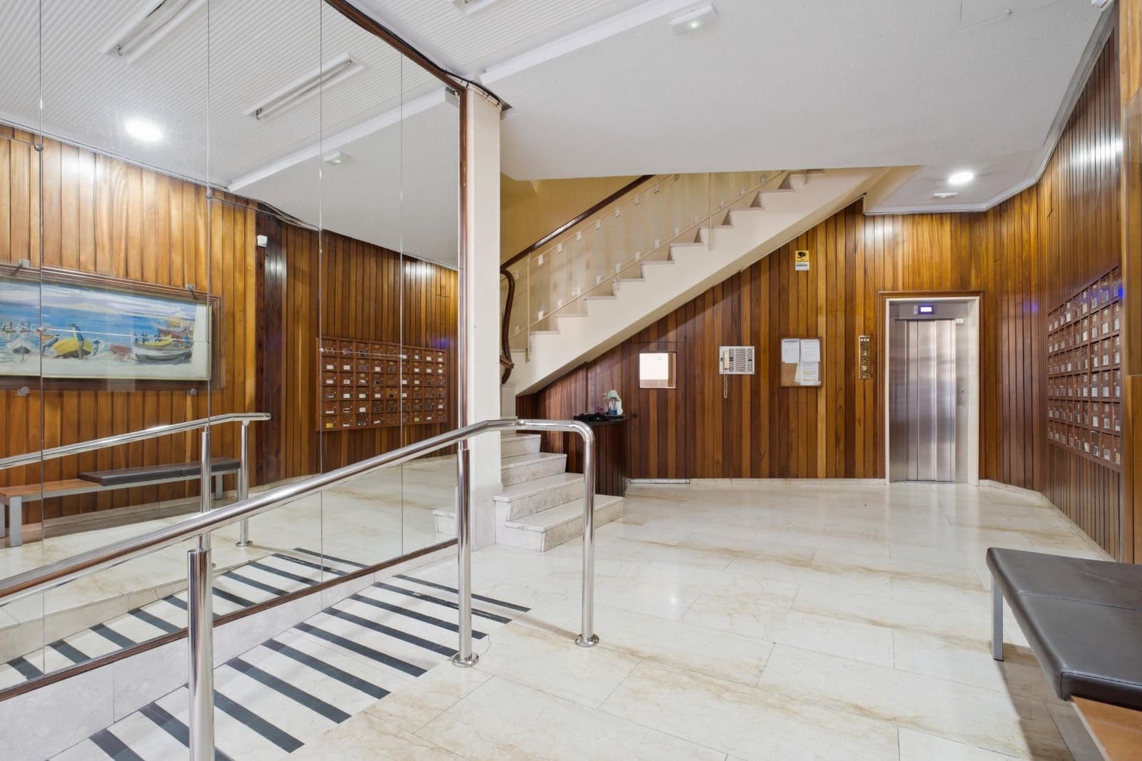 Flat te huur in Alicante stad - € 2.500 (Ref: 9904200)