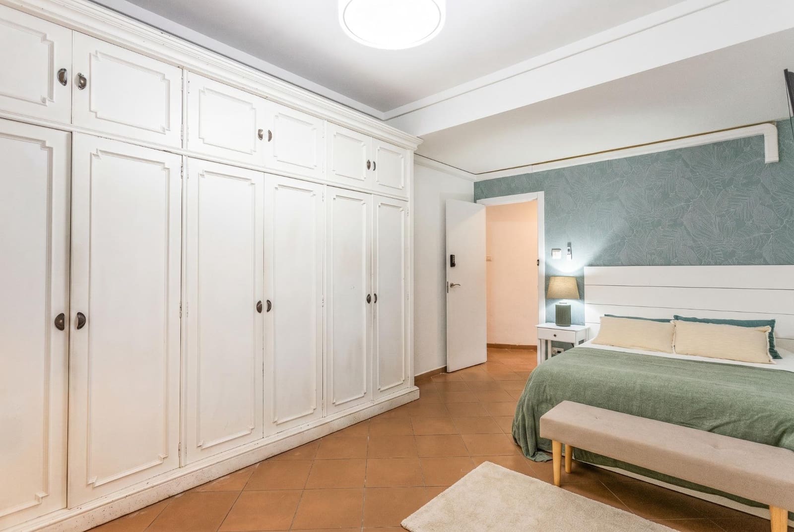 8 bedroom Flat for sale in Alicante / Alacant city - € 750,000 (Ref: 9916064)