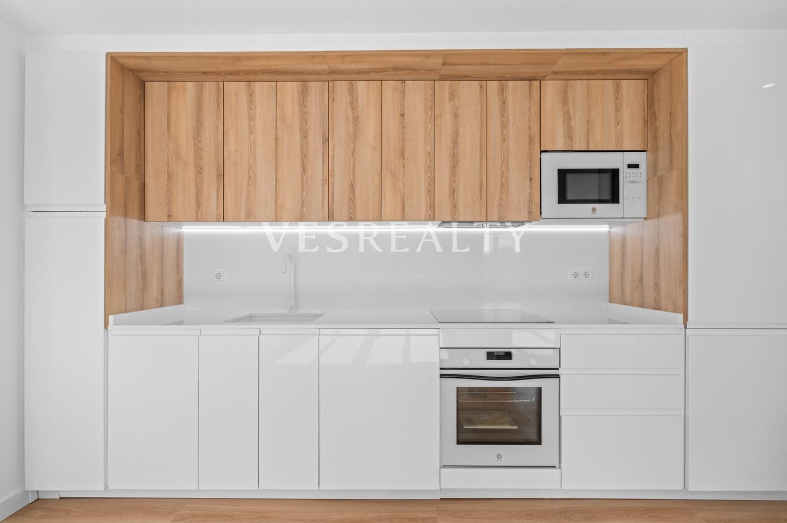 3 chambre Appartement à vendre à Playa de San Juan avec piscine - 418 000 € (Ref: 9922539)