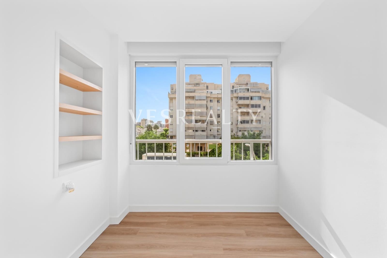 3 chambre Appartement à vendre à Playa de San Juan avec piscine - 418 000 € (Ref: 9922539)