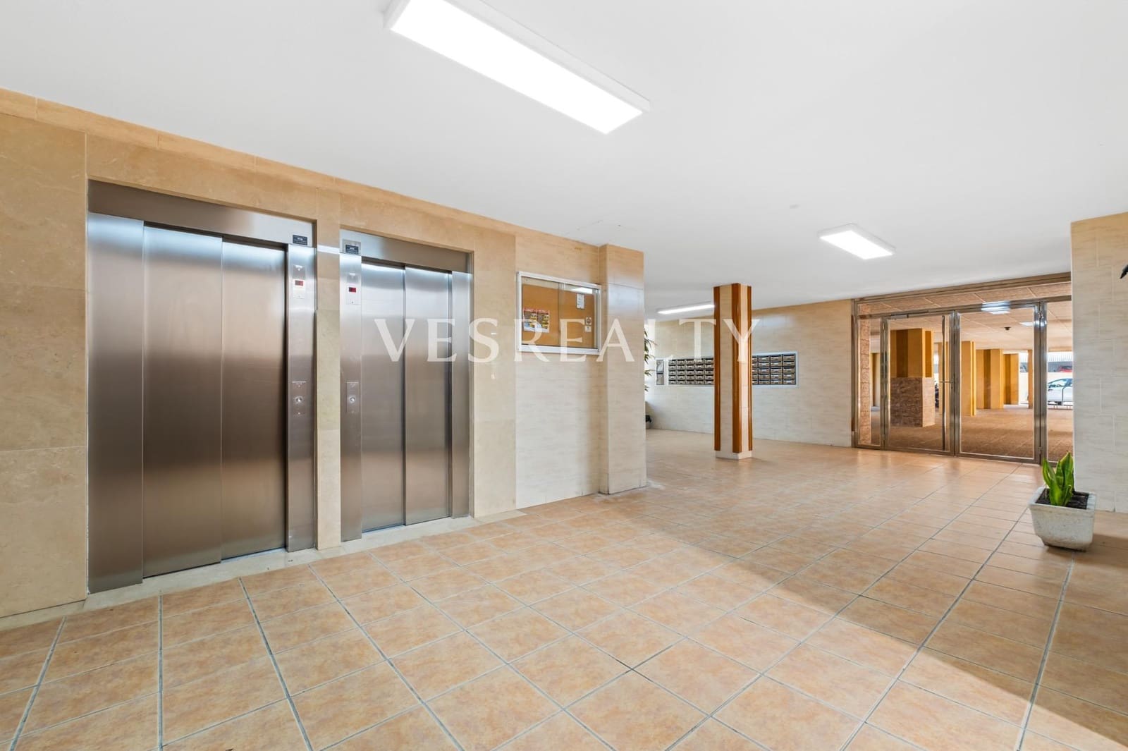 3 chambre Appartement à vendre à Playa de San Juan avec piscine - 418 000 € (Ref: 9922539)