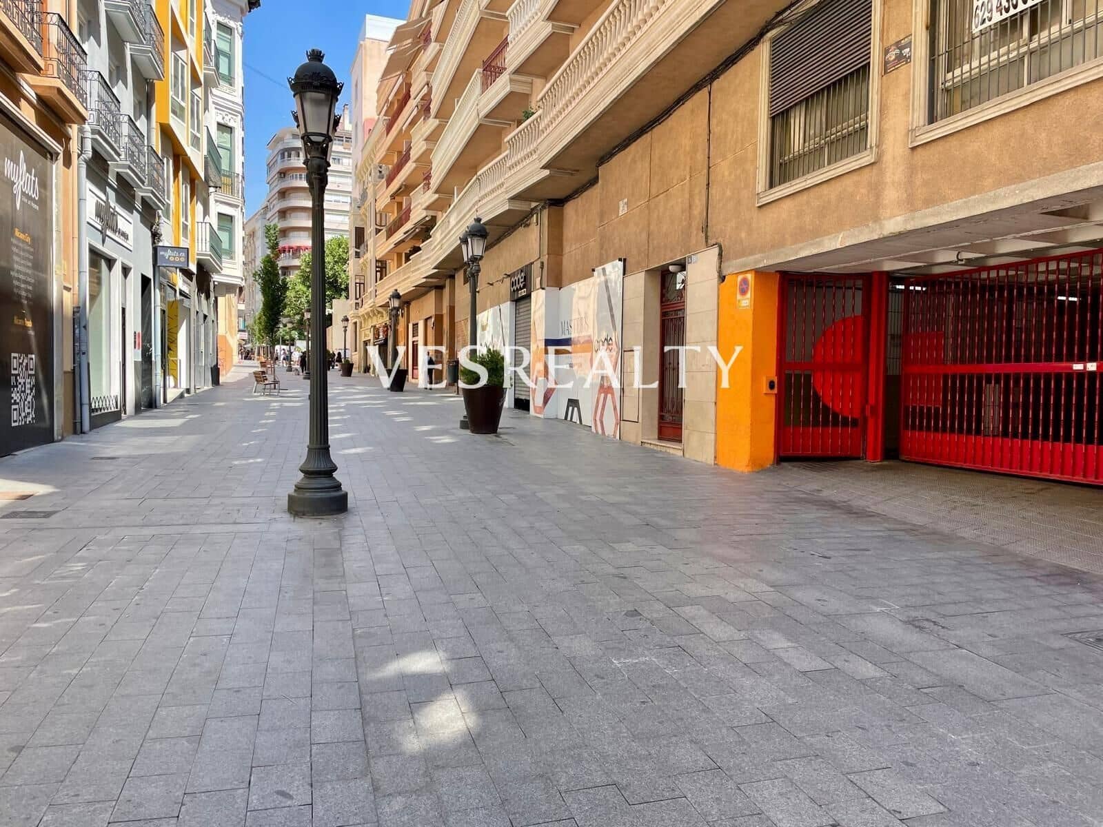 Erhverv til salg i Alicante by - € 7.000.000 (Ref: 9950012)