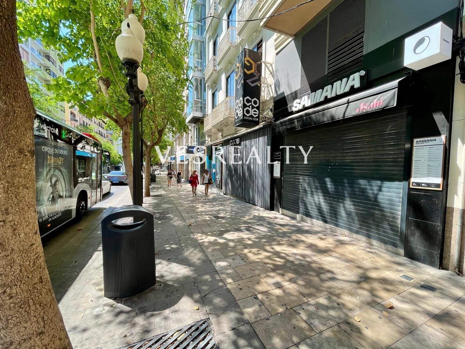 Erhverv til salg i Alicante by - € 7.000.000 (Ref: 9950012)