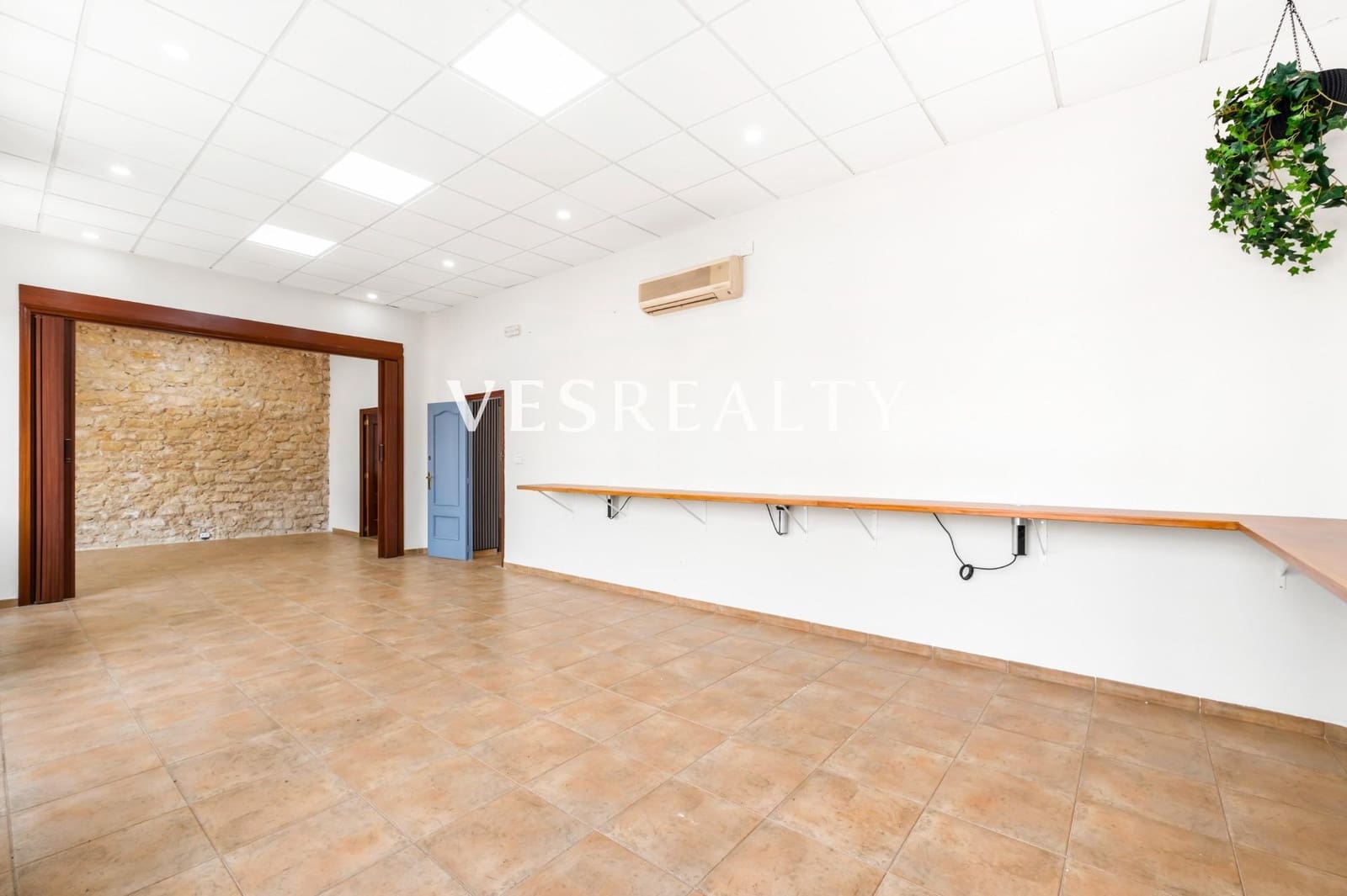 4 soveværelse Kontor til leje i Alicante by - € 2.200 (Ref: 9963328)